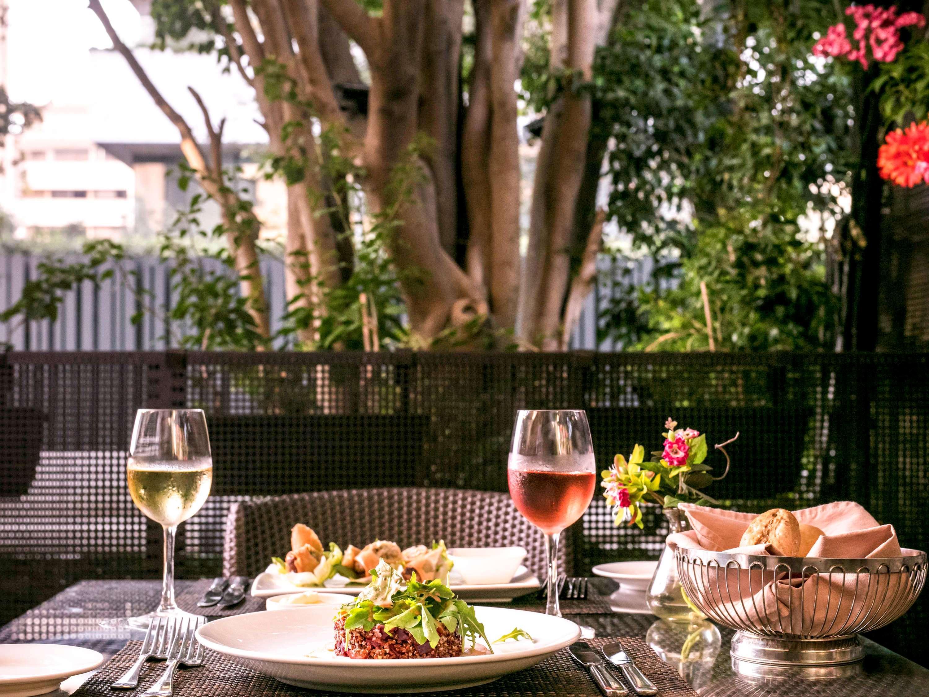 Hotel Sofitel Beirut Le Gabriel Esterno foto