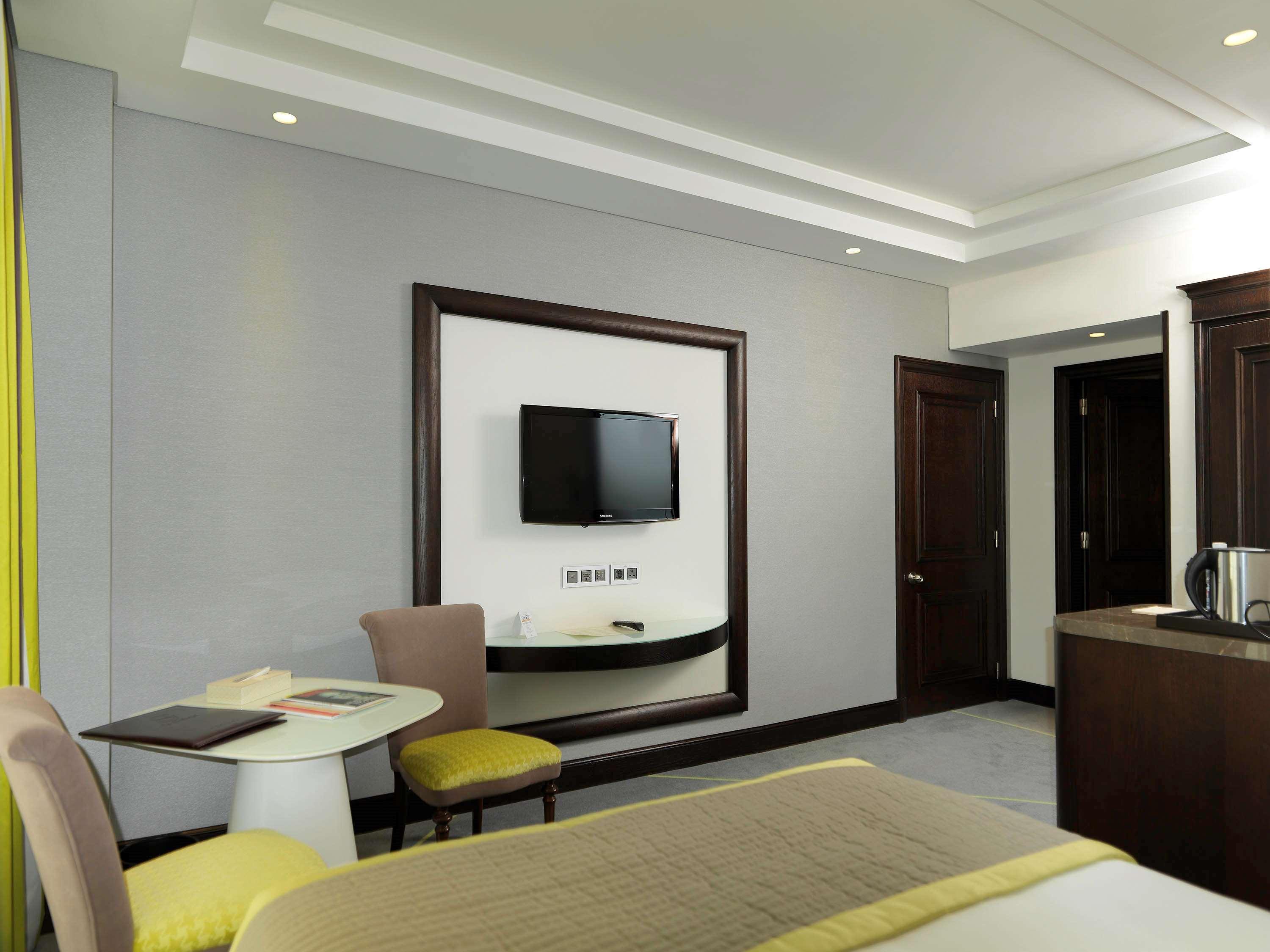 Hotel Sofitel Beirut Le Gabriel Esterno foto