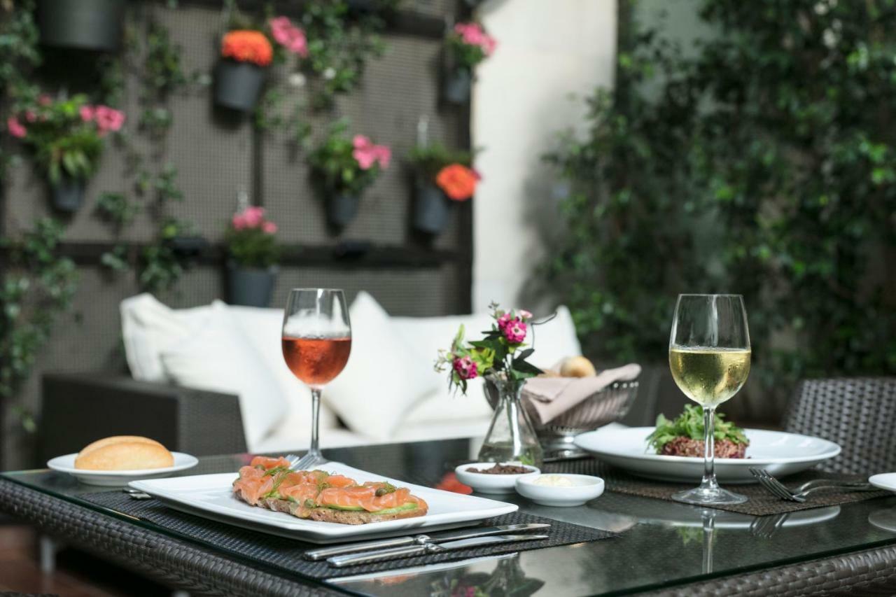Hotel Sofitel Beirut Le Gabriel Esterno foto